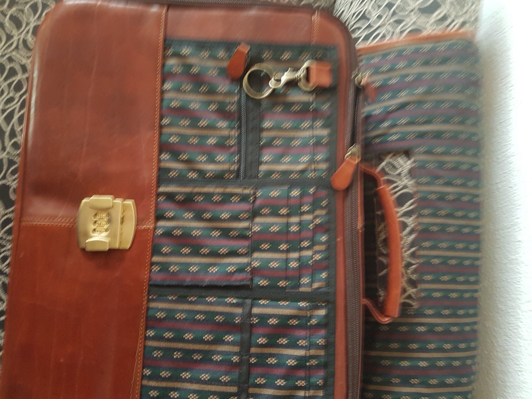 Valises & Sacs: Akten-Reisetasche Leder – Neuf avec emballage d'origine à Balsthal par eva_dsx7 3