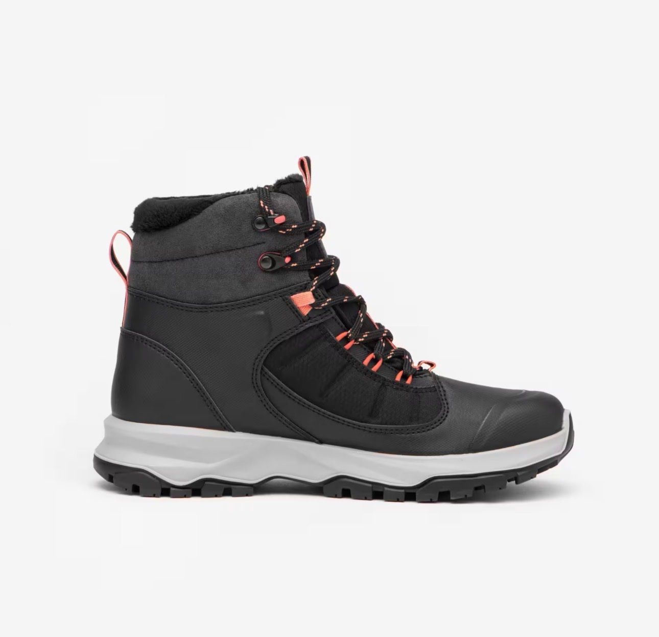 Chaussures femmes: Waterproof Hiking shoes – D'occasion à Zürich par Zuri.Ceramik
