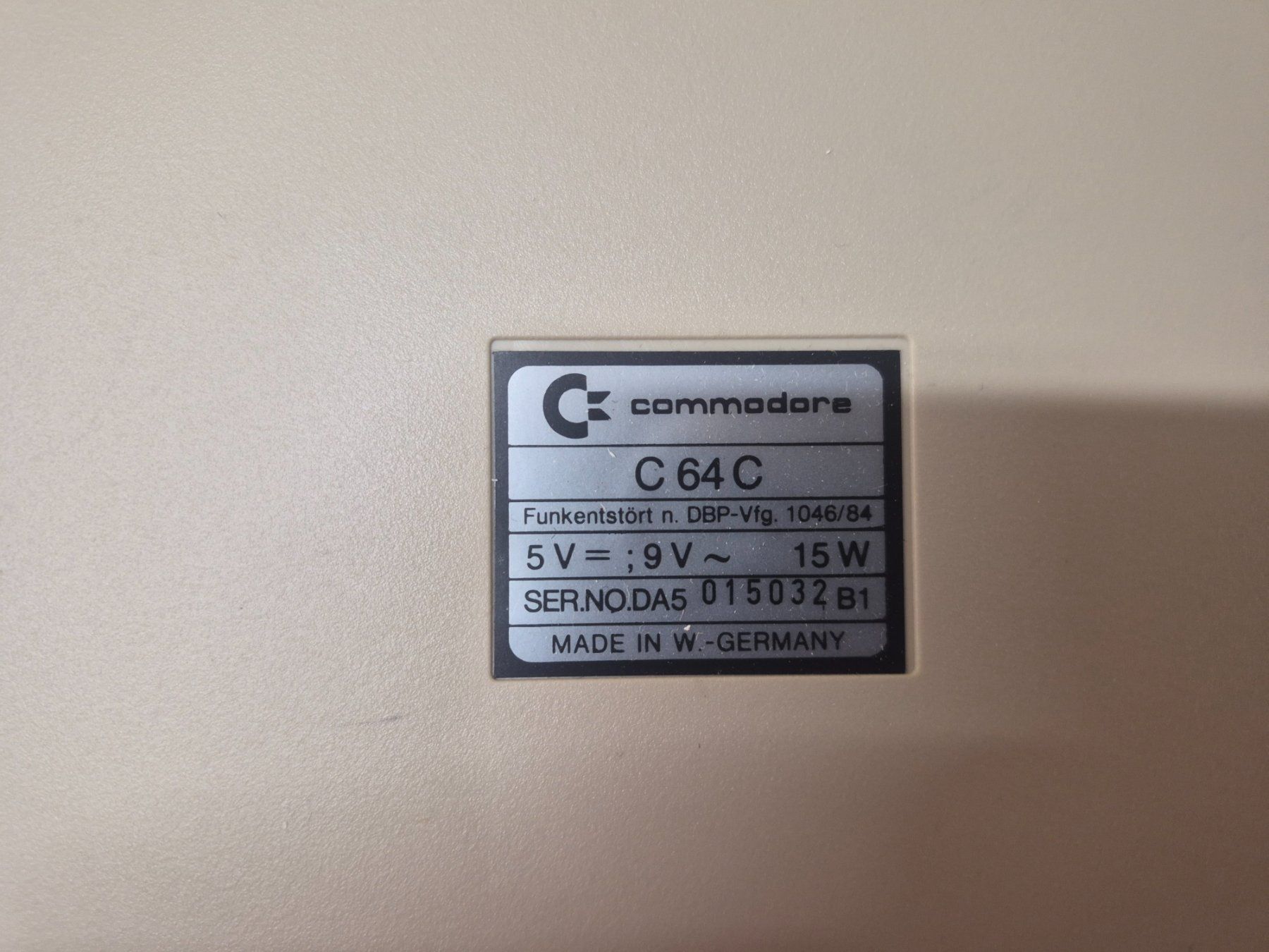 Commodore Console: Commodore 64 Set with 24 Games - Nostalgic Retro Gaming! – Usato da Meyrin venduto da Retro-GZ 8