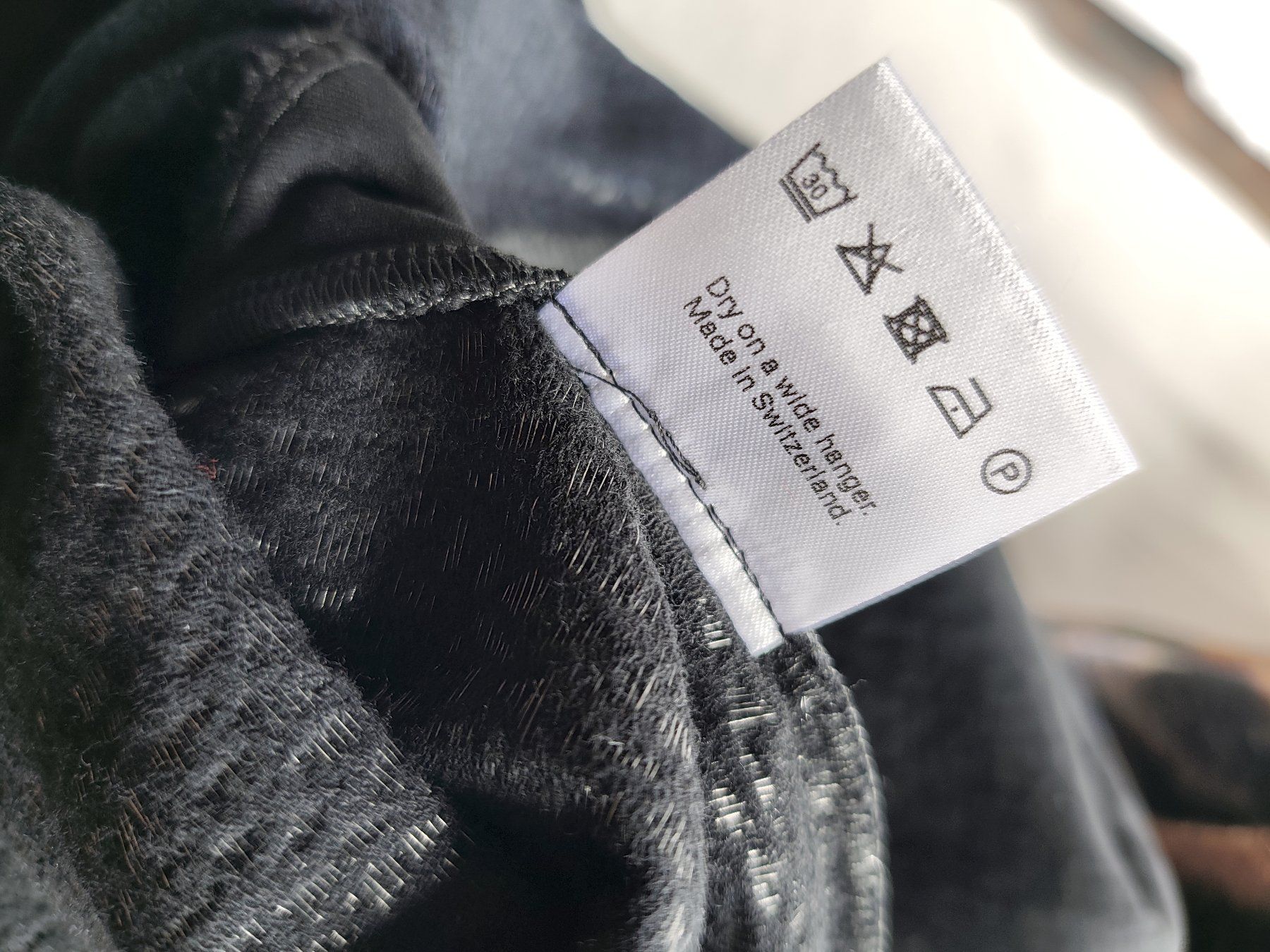 Maglioni & Felpe: Pulli Made in Switzerland "Edel Shirt" – Usato da Oberwil BL venduto da suaku 4