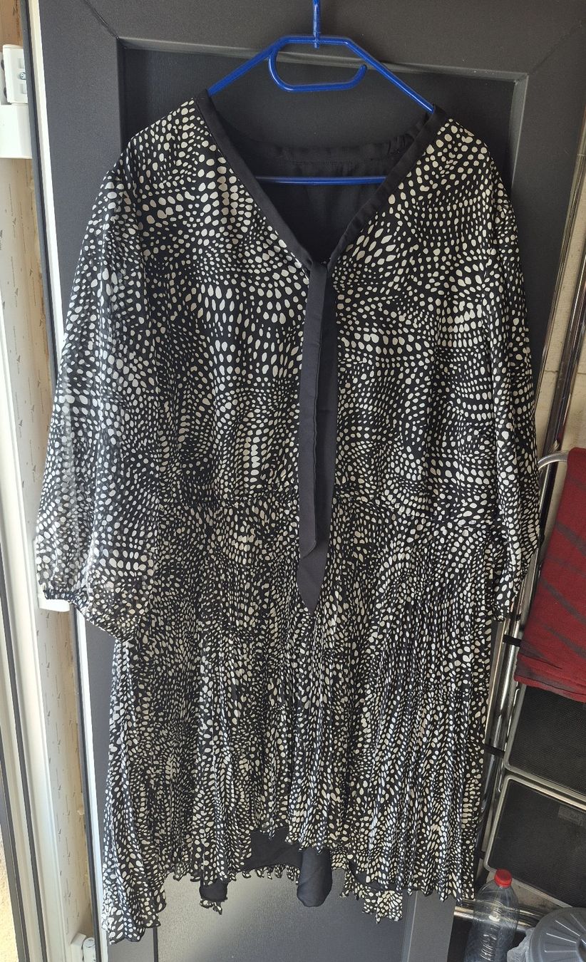 Vestiti: Kleid – Nuovo (secondo la descrizione) da Wislikofen venduto da Ana.Gomes 1