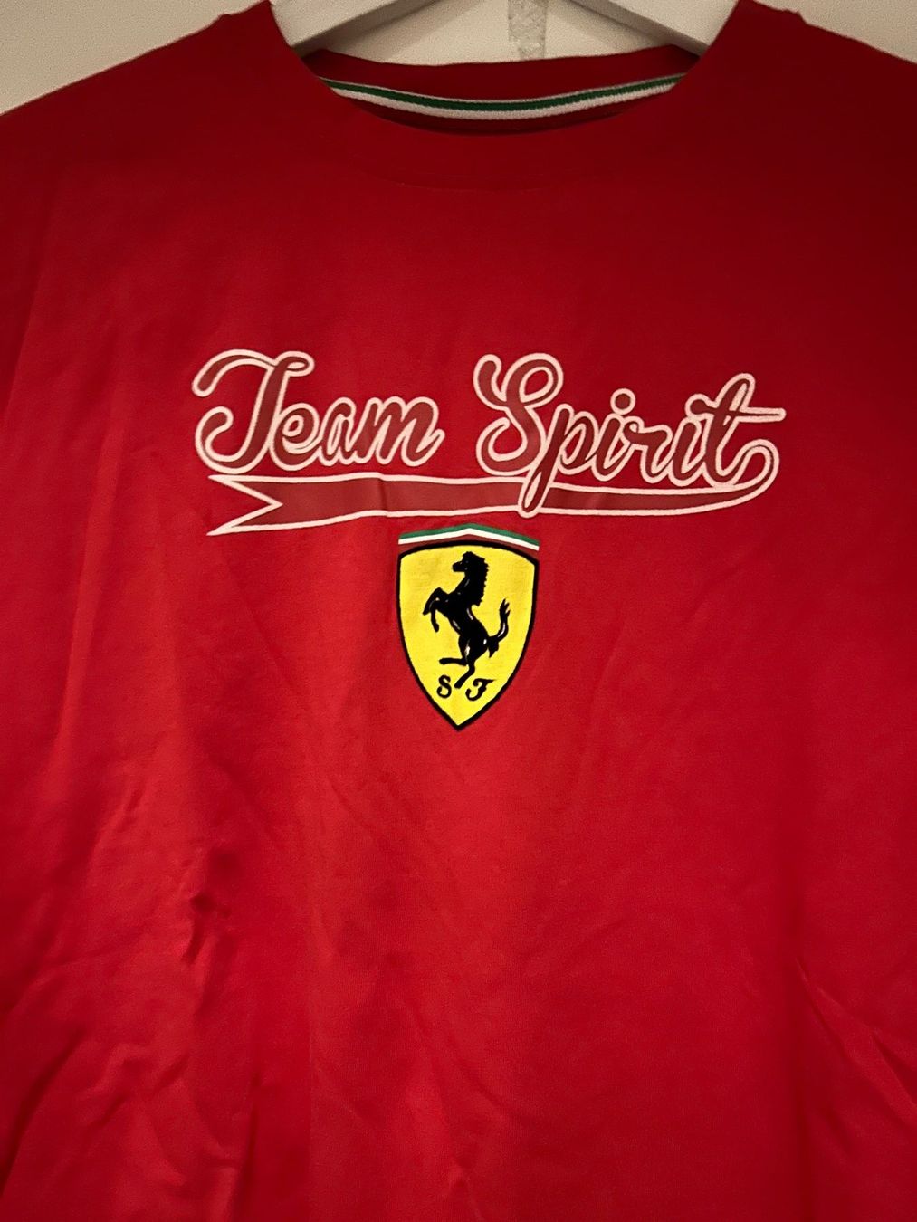 Ferrari T-shirt: Ferrari Shirt – Usato da Zumikon venduto da Uranus88