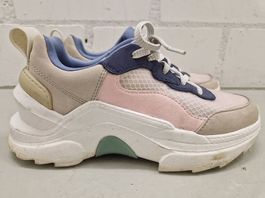 Zara Sneakers. Größe 36.