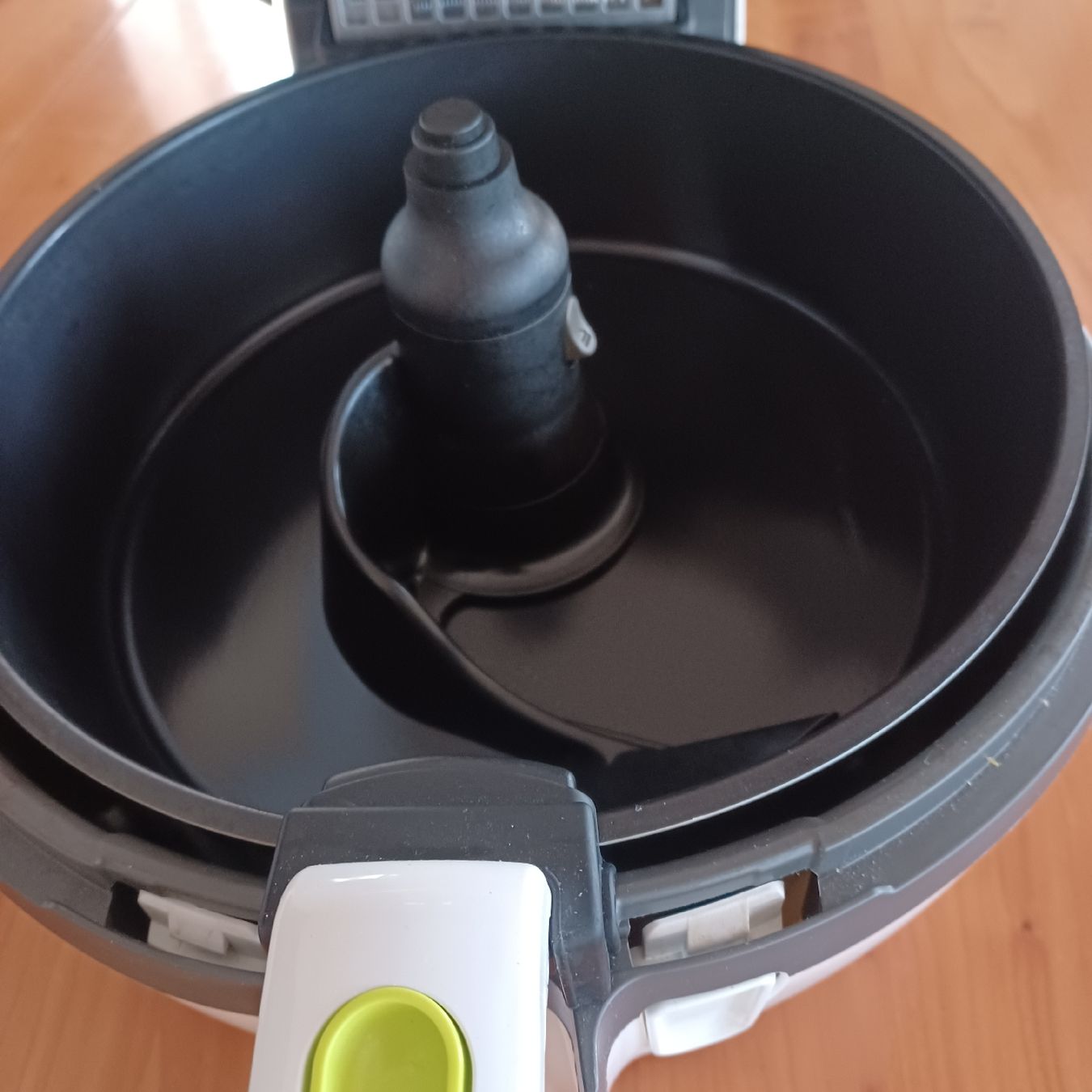 Tefal Elettrodomestici da cucina: Heissluftfriteuse Tefal, Actifry express – Usato da Waldkirch venduto da Fantasia-101 5