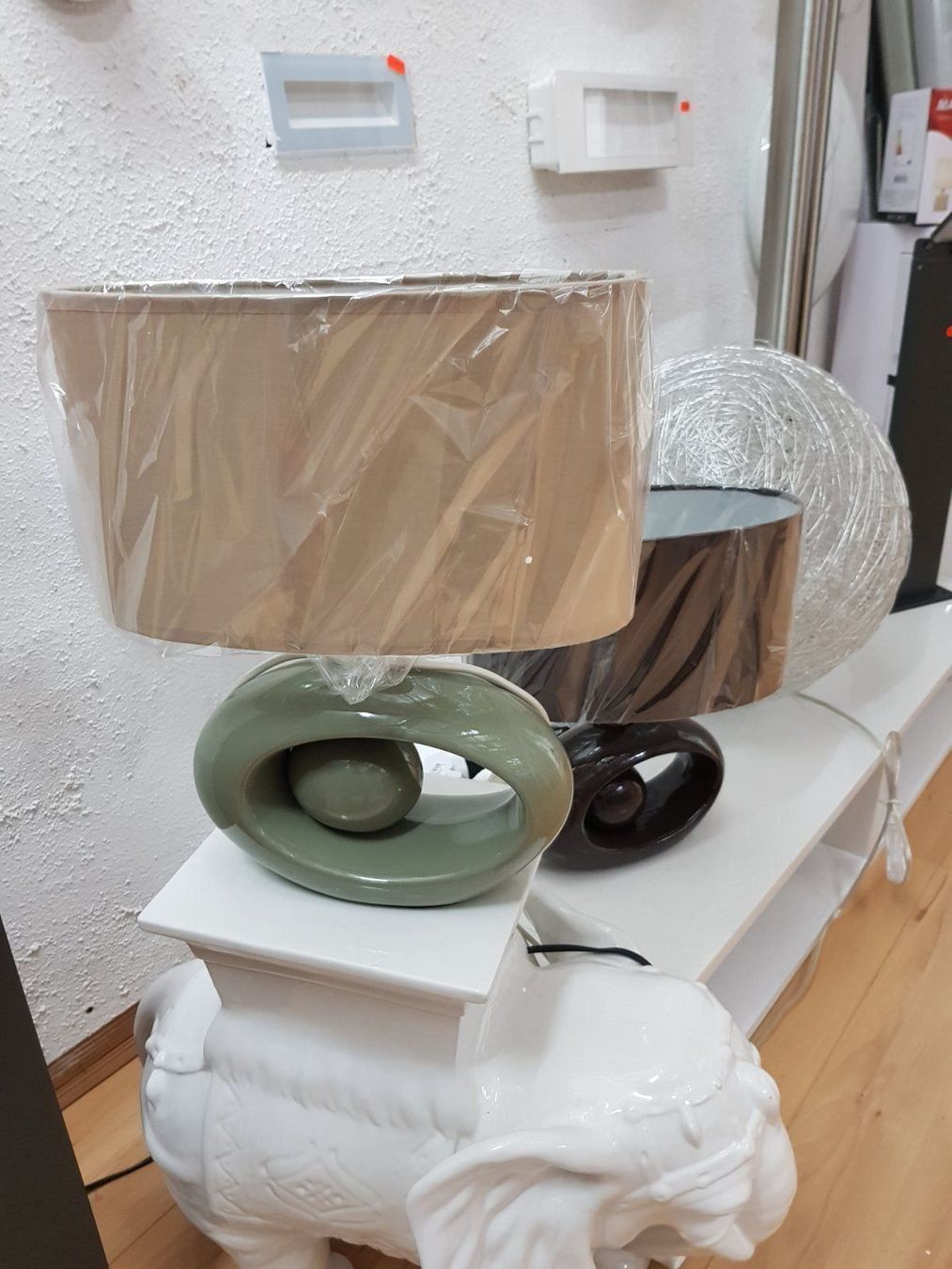 Lampade: MARGA Tischlampe Grau-Beige – Nuovo e nell'imballaggio originale da Lachen SZ venduto da ANDDUS-MASSLIGHT 1
