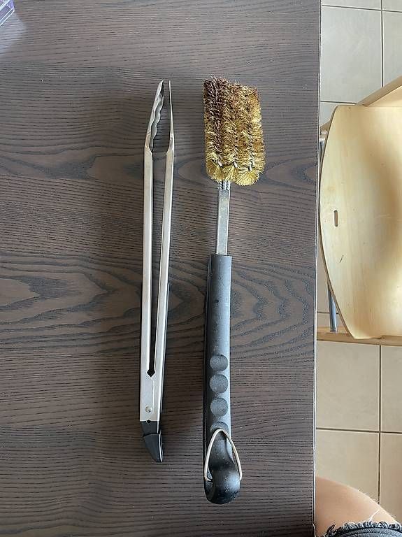 Accessori per grill: Grillzange und Bürste – Usato da Tobel venduto da rob_95