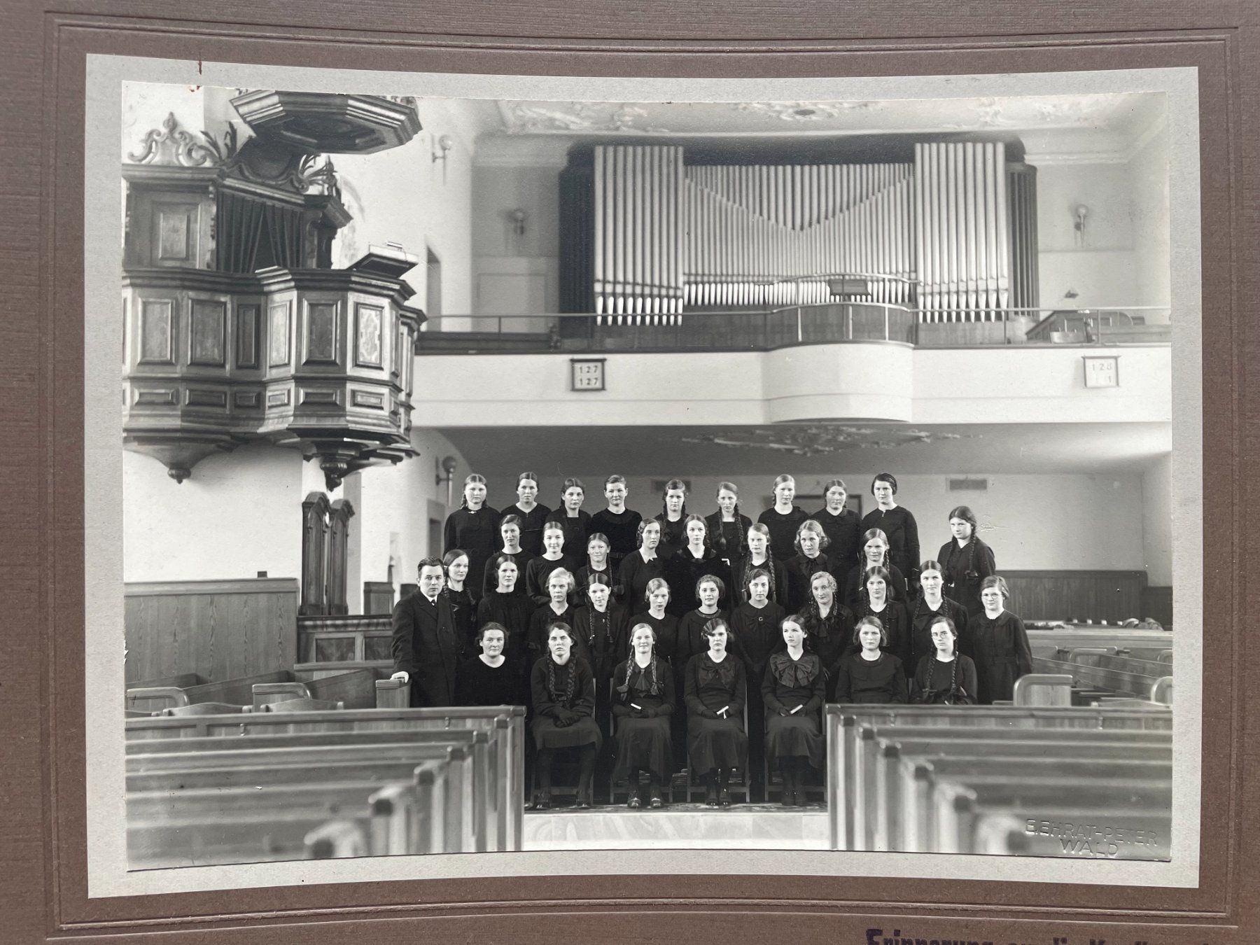 Poster & Bilder: Historisches Konfirmationsfoto 1936 – Gebraucht aus Zofingen von angito 2