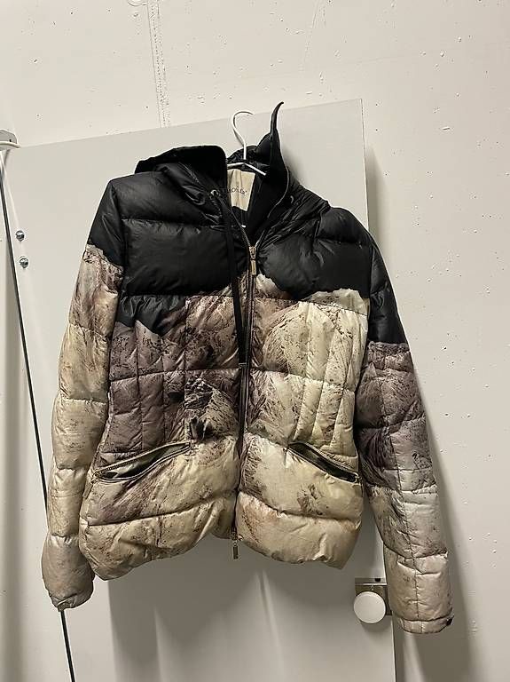 Giacche: Moncler Mountain Print Ski Jacket Size S – Usato da Lachen SZ venduto da mar_pc6x 3
