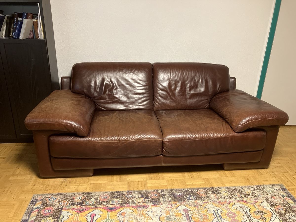 Sofas: Brown Leather Sofas (2) – Gebraucht aus Zürich von shazzaphoo613 1
