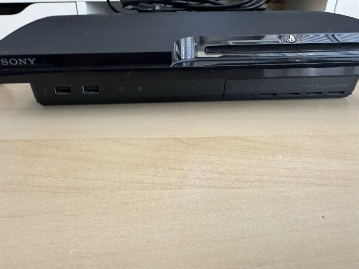 Sony Console: Sony PlayStation 3 Konsole mit Controller guter Zustand – Usato da Aarau venduto da Tastee 2