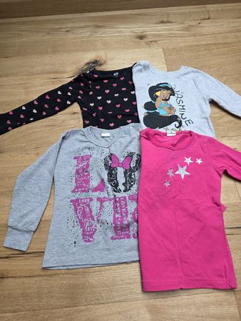 Set: 4 Langarmshirts, Grösse 98/104, Top Zustand!