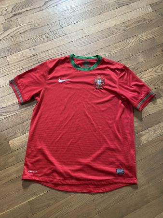 Nike Fussballtrikot Portugal rot Grösse L guter Zustand