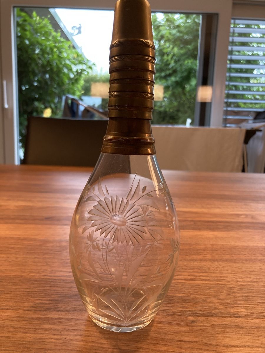 Caraffe: Antike Karaffe 6 Messing Becher – Usato da Kesswil venduto da Branca-01 1