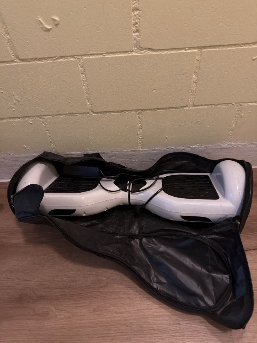Hoverboards: Hoverboard mit Ladekabel, Tragtasche – D'occasion à Gutenswil par Freetibet1
