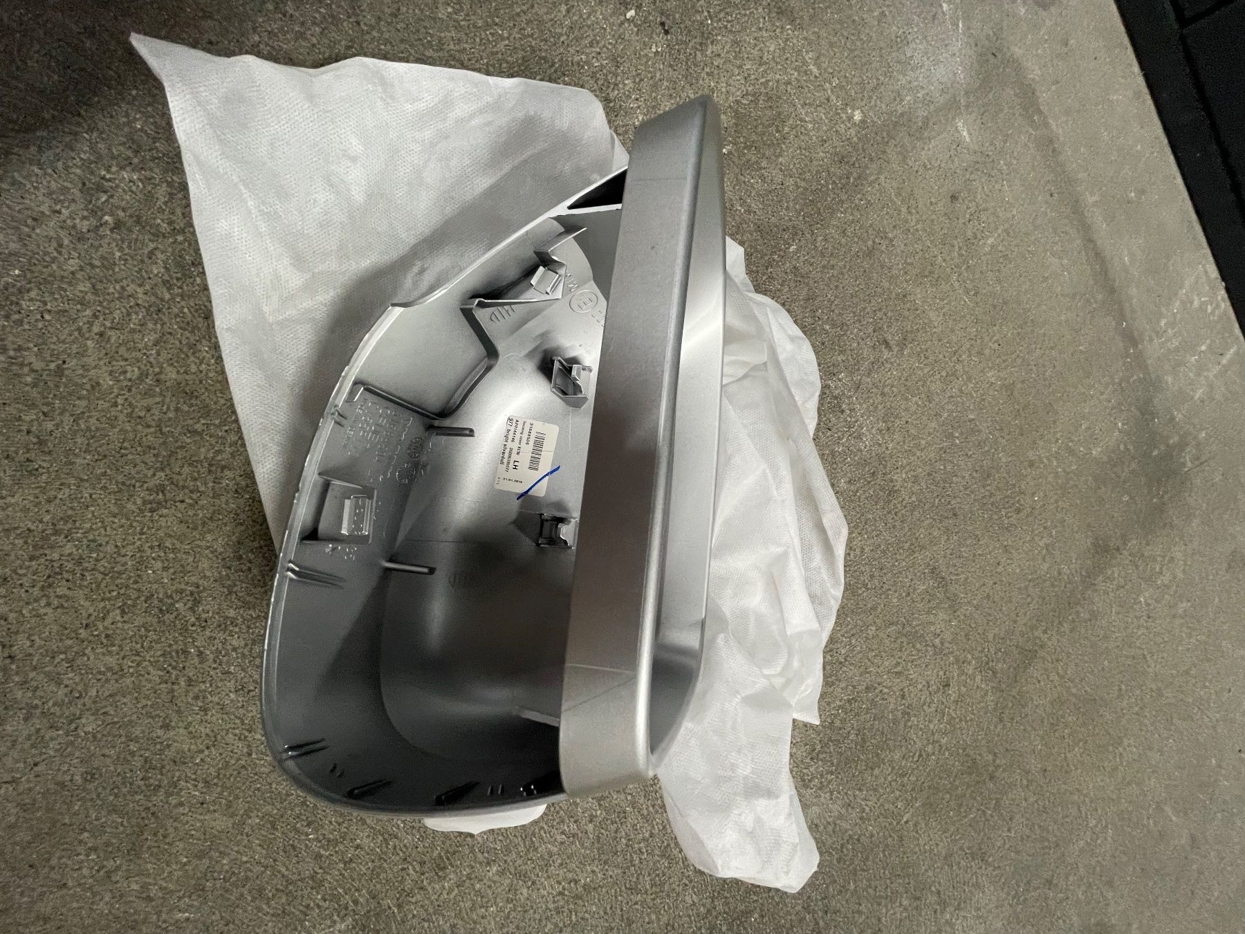 Volvo Tutti pezzi di ricambio auto: Volvo Haube rechts und links – Usato da Cham venduto da Imholz-Autohaus 1