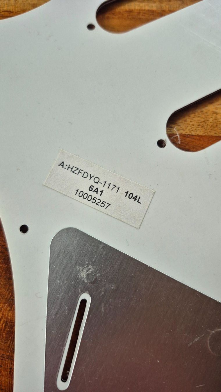 Strumenti musicali: Pickguard Stratocaster rot/Tourtoise – Nuovo (secondo la descrizione) da Winterthur venduto da NorrSydGuitars 2