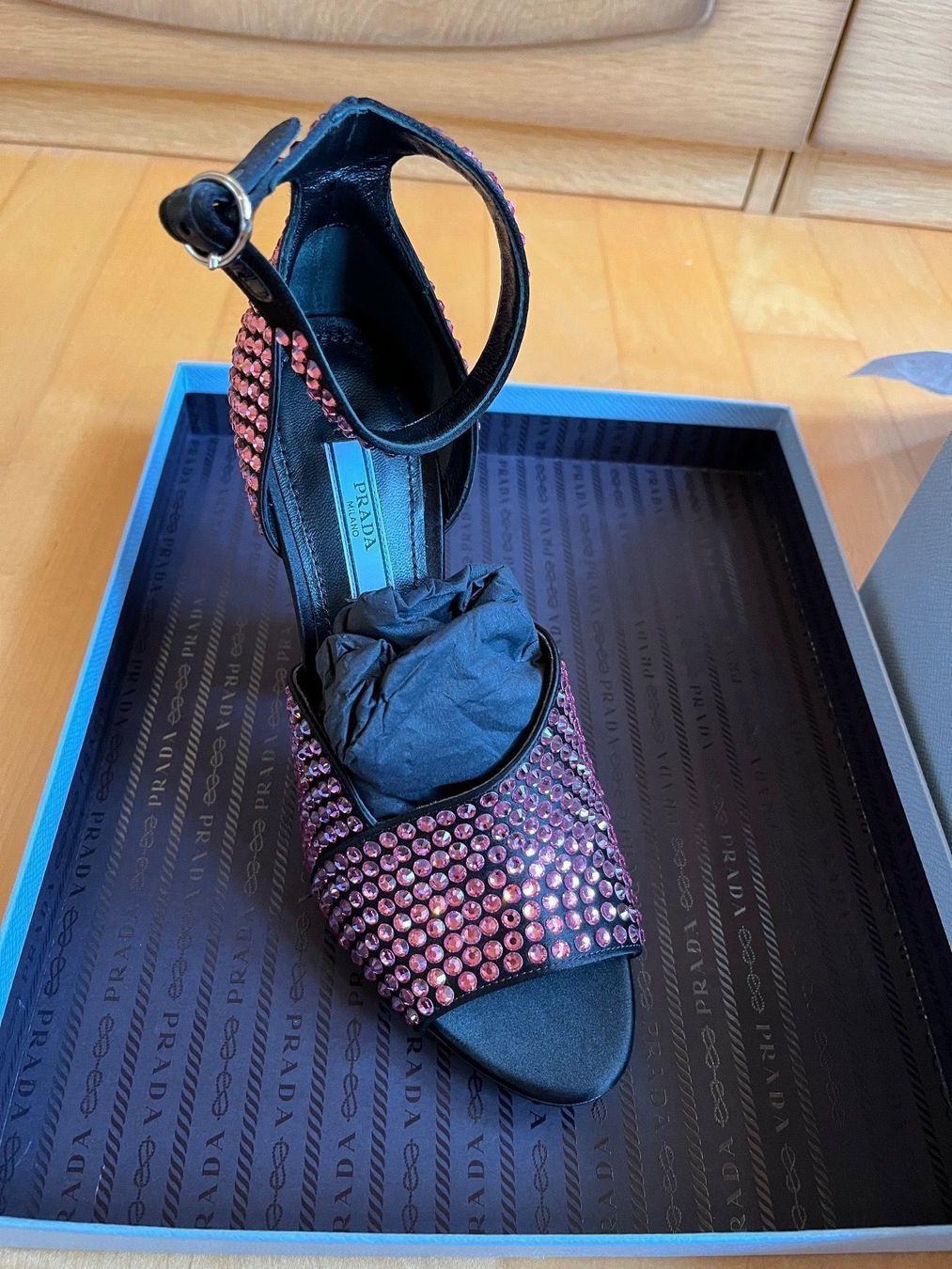 Prada Chaussures femmes: Prada Schuhe Crystal High Heels Grösse 37.5 NP 2000 CHF – Neuf (Voir description) à Luzern par ariazalea 1