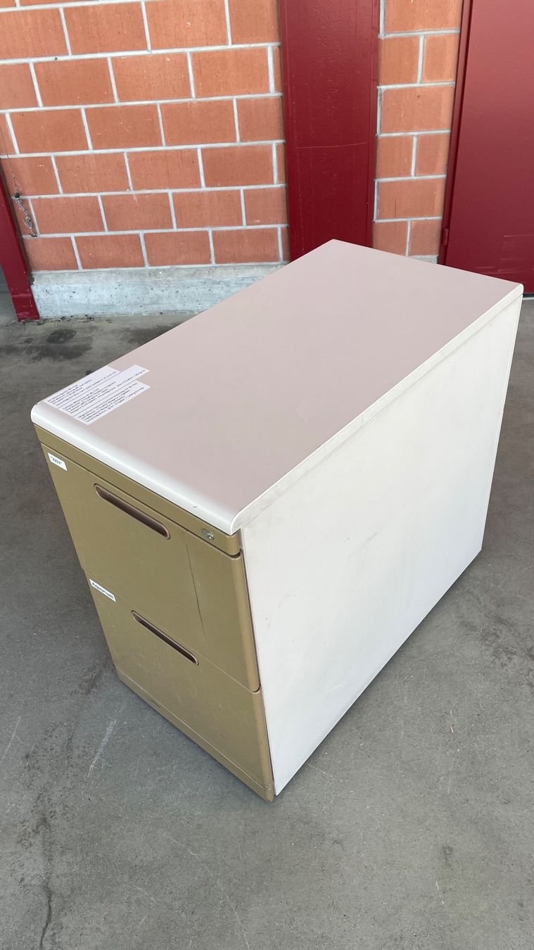Commodes: Metall Korpus – D'occasion à Böckten par ja_mi_e 1