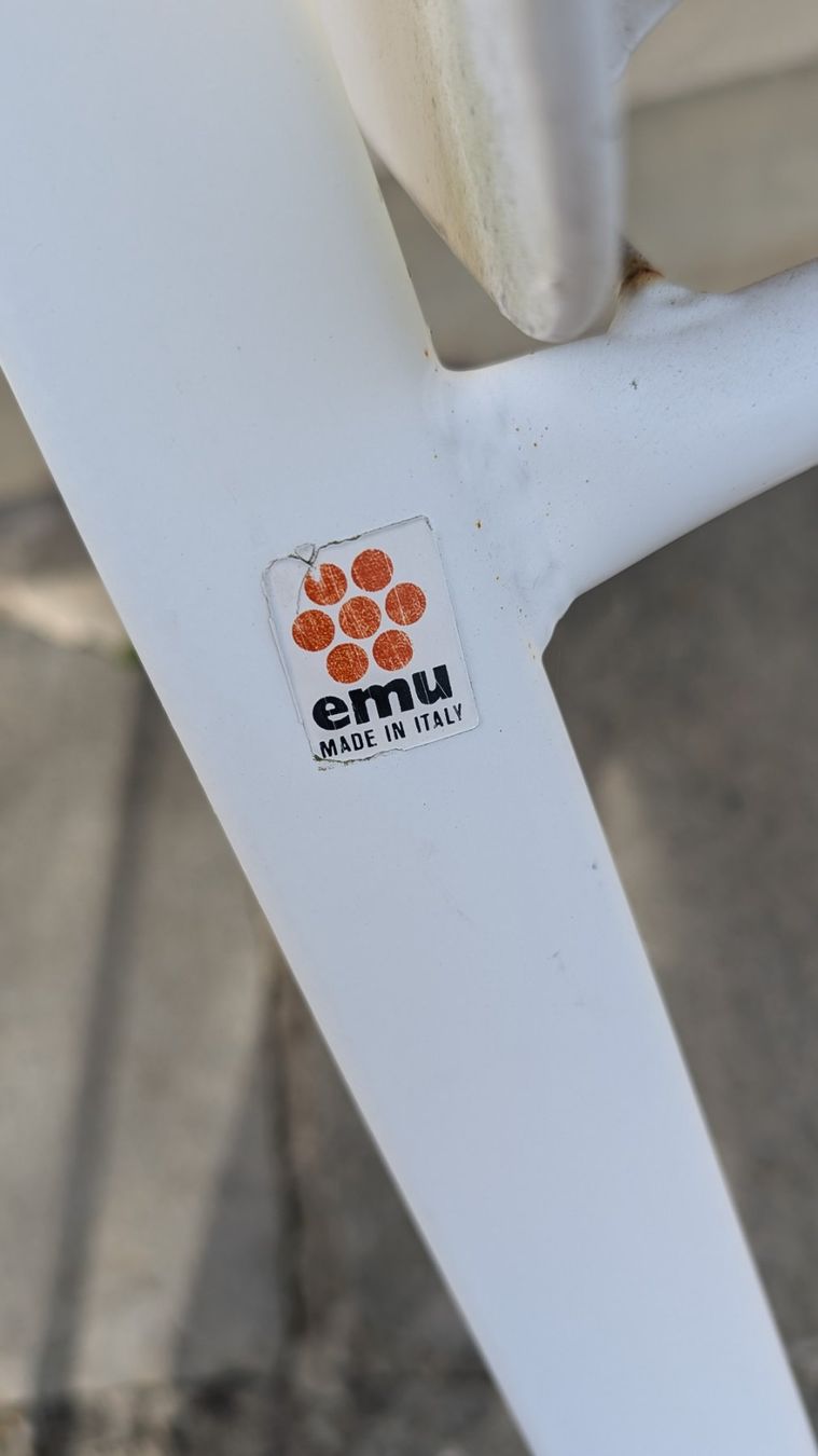 Emu Stühle: 2 Stk. EMU Gartenstühle, weiss, stapelbar – Gebraucht aus Zürich von axolottchen 3