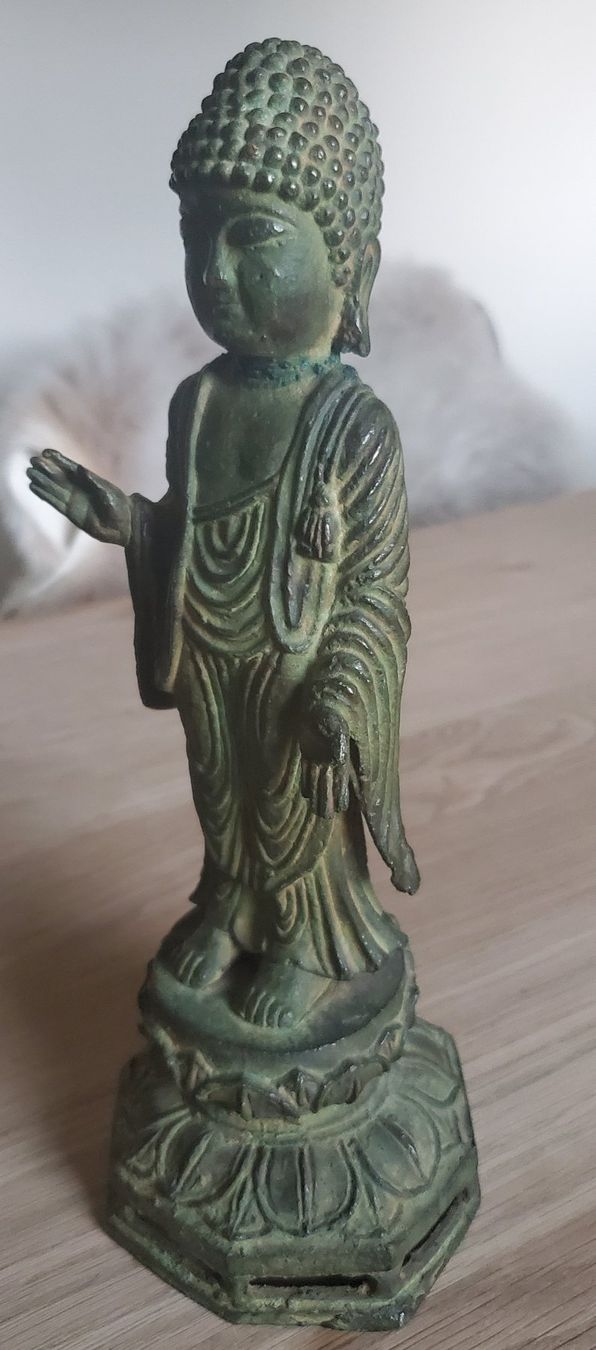 Skulpturen & Statuen: Buddha-Figur aus Metall mit Patina – Gebraucht aus Horgen von Cmariposa 1