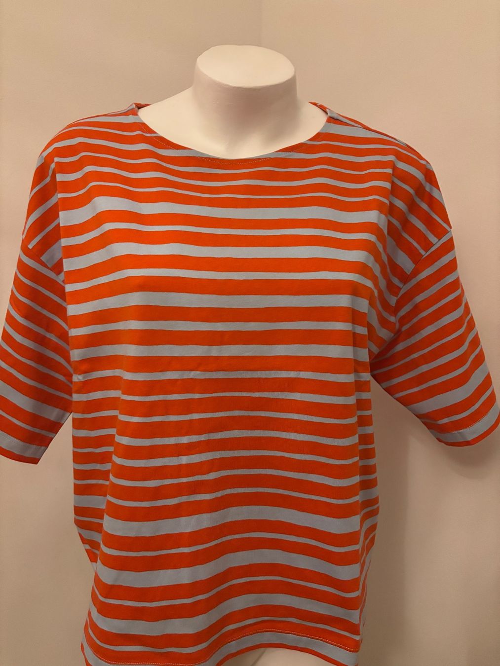 Marimekko T-shirt: Marimekko-Uniqlo Tshirt – Usato da Wetzikon venduto da wir5Frauen 1