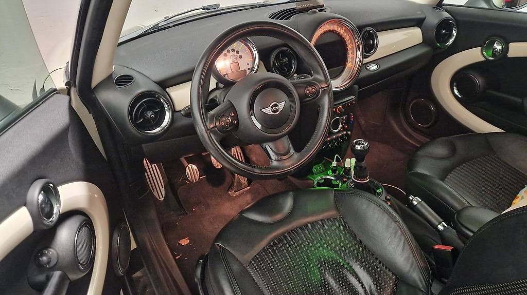 Automobili: Mini Cooper S mit SCHALTGETRIEBE ;-) – Usato da Schlieren venduto da fabplai 4