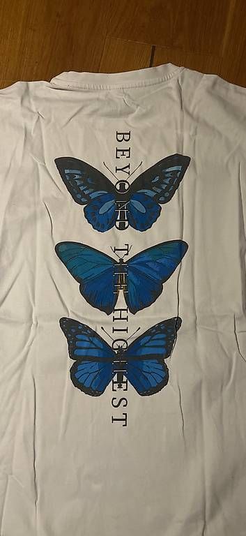 T-shirts: Tshirt Schmetterling Print – D'occasion à Zürich par and_fwy7 2