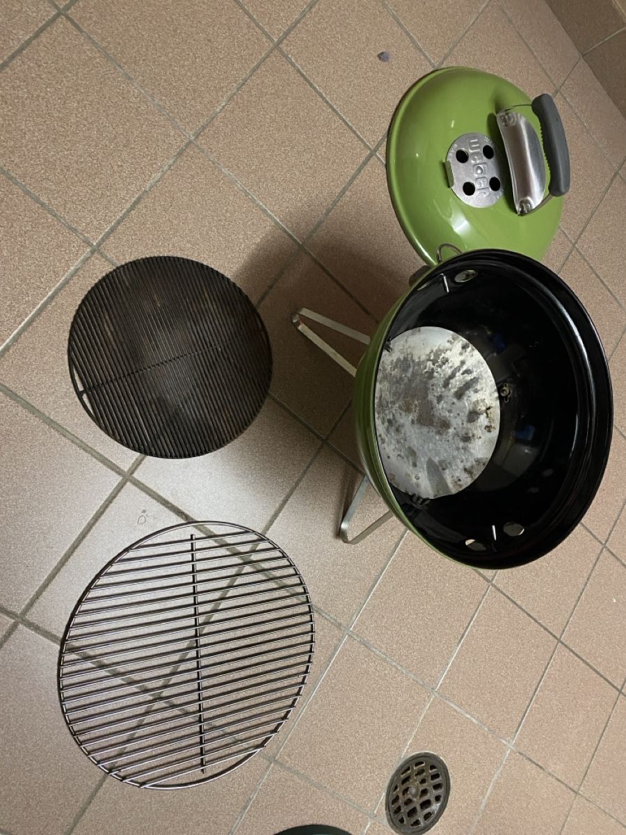 Griglie: Petit grill Weber au charbon – Usato da Lausanne venduto da marcs3441 4