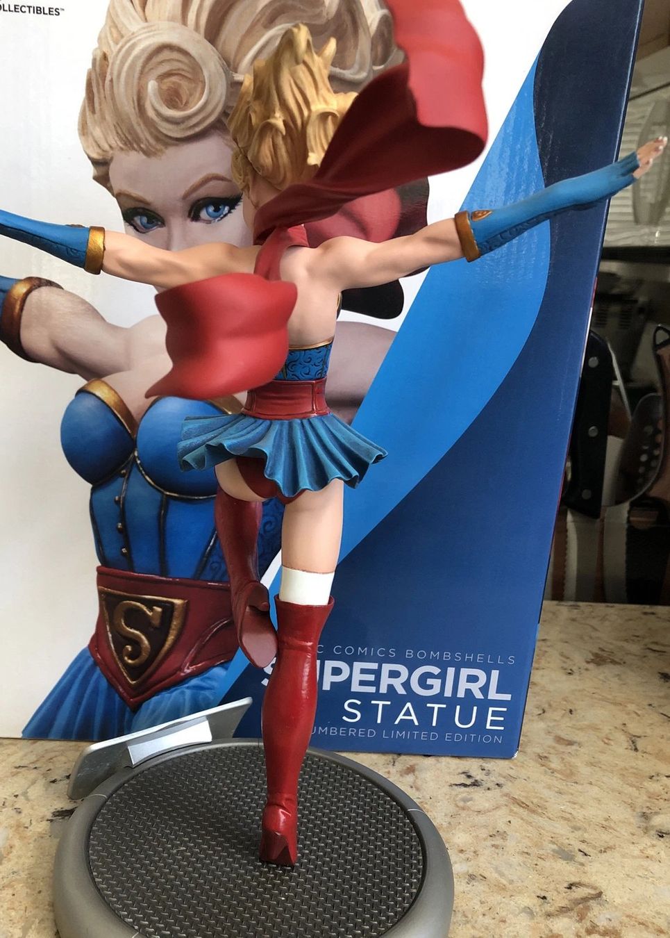 Statuette: DC Comics Collectibles Bombshells Supergirl – Usato da Oberentfelden venduto da FiguresAndGamesPlace 3