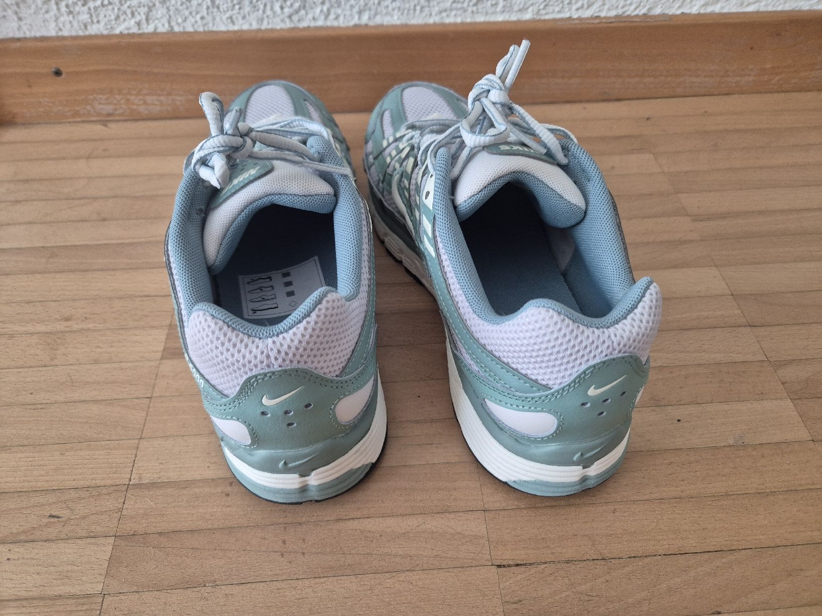 Nike Scarpe da donna: Nike Turnschuh, Sneaker, Gr. 40, neuw. – Nuovo (secondo la descrizione) da Bern venduto da grisu_79 2