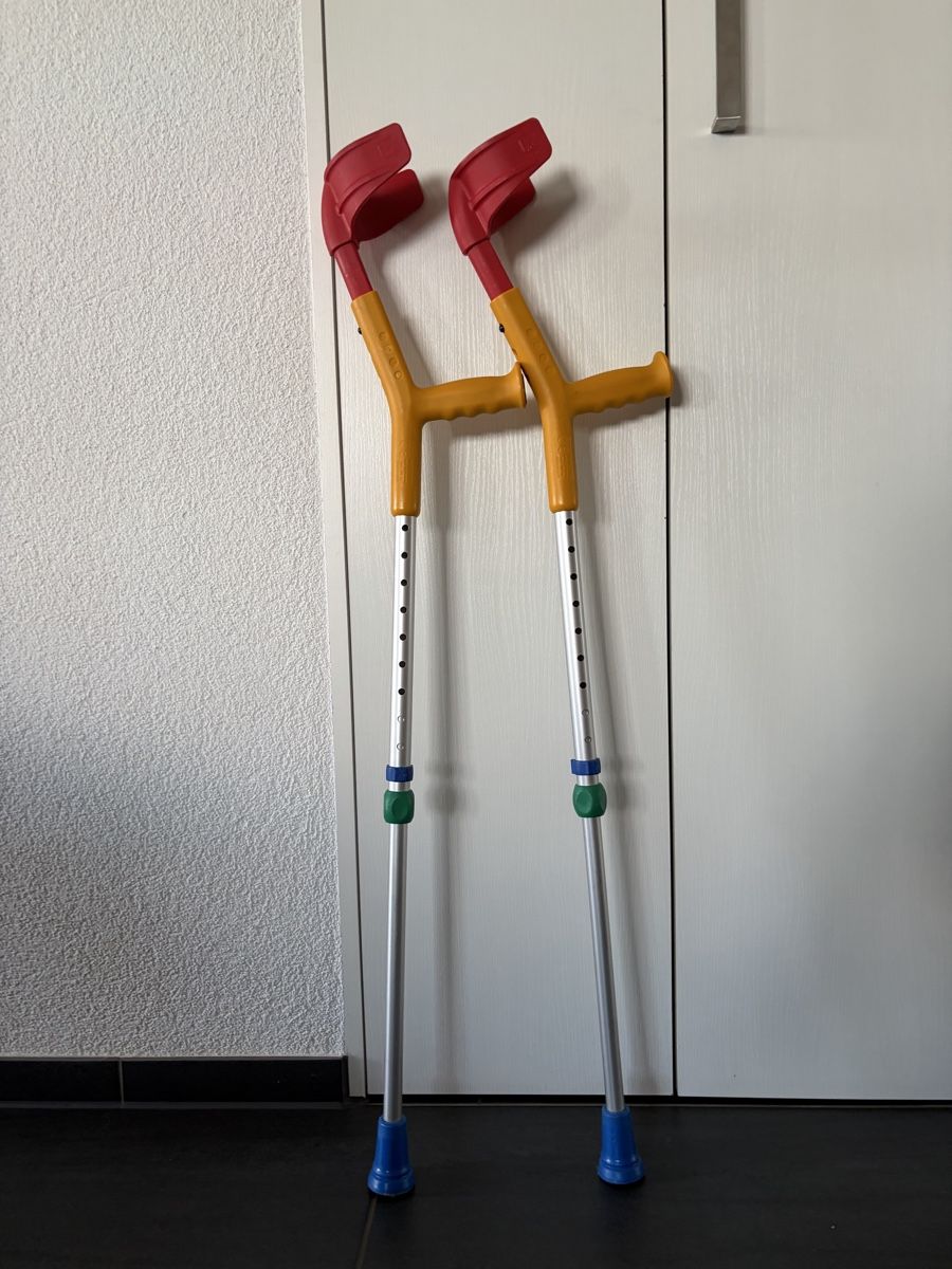 Appareils médicaux: Kinderkrücken – D'occasion à Oetwil am See par ron_qw7r