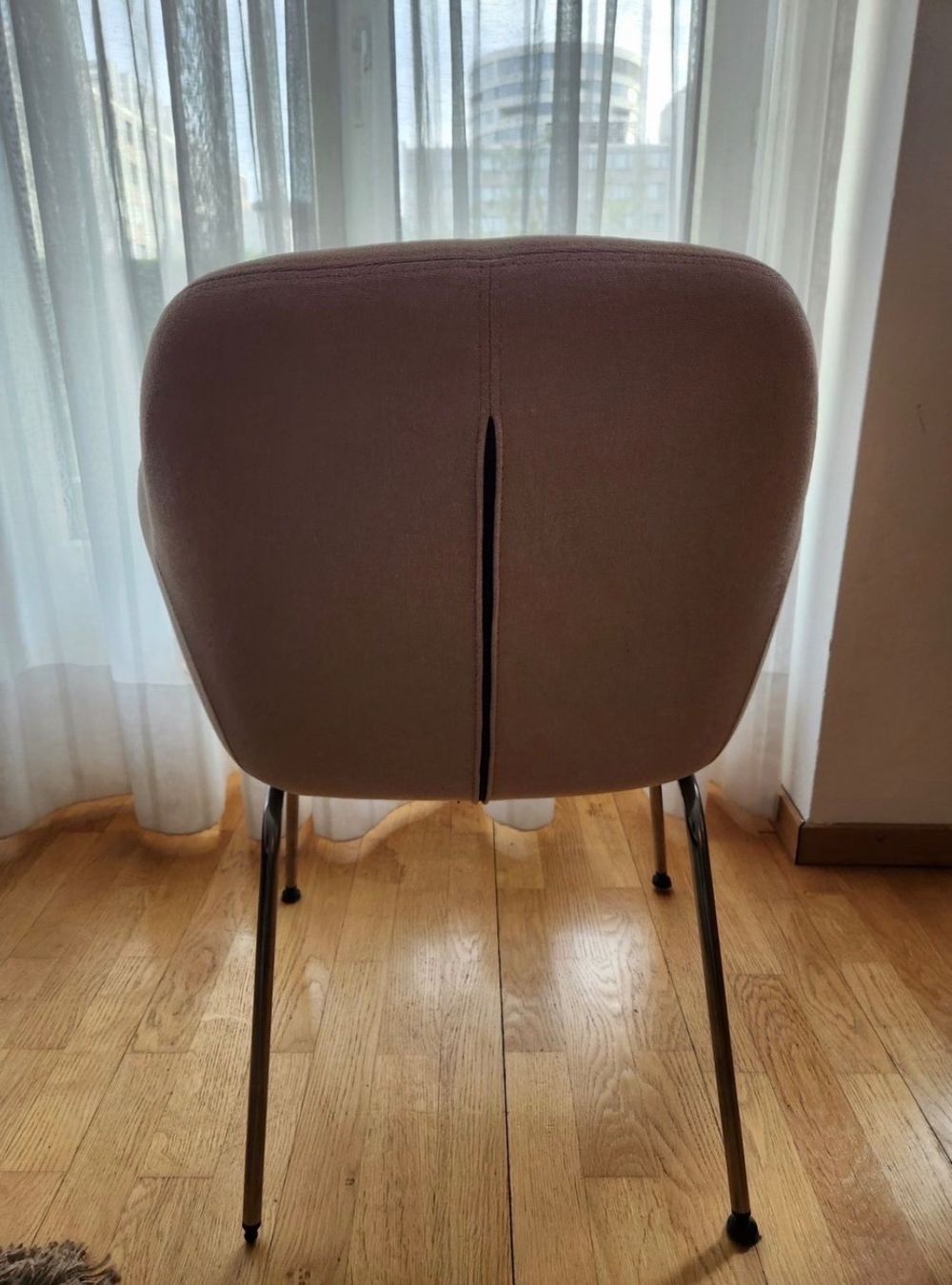 Chaises: 4x Rosa graue Stühle – D'occasion à Zürich par val_xym5 2