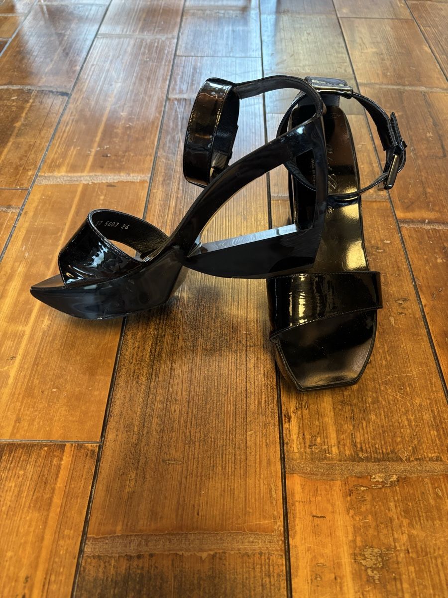 Scarpe da donna: Sandales Clergerie 40 – Usato da Dotzigen venduto da SecondHandGems