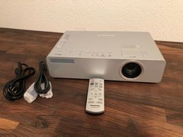 Beamer Panasonic in top Zustand!