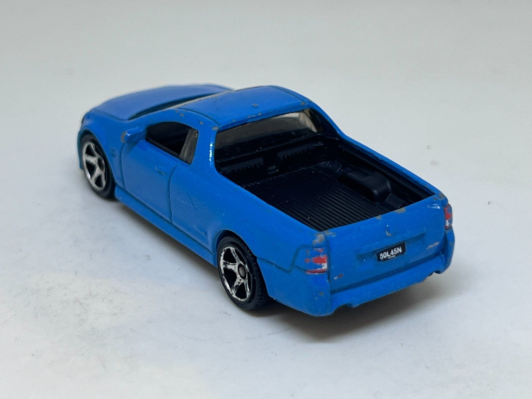 Matchbox Modellini d'auto: Matchbox Holden UTE SSV - 2010 #651 – Usato da Wildegg venduto da LaaBoutique 2