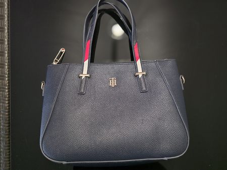 Sac à main Tommy Hilfiger bleu marine en similicuir grainé