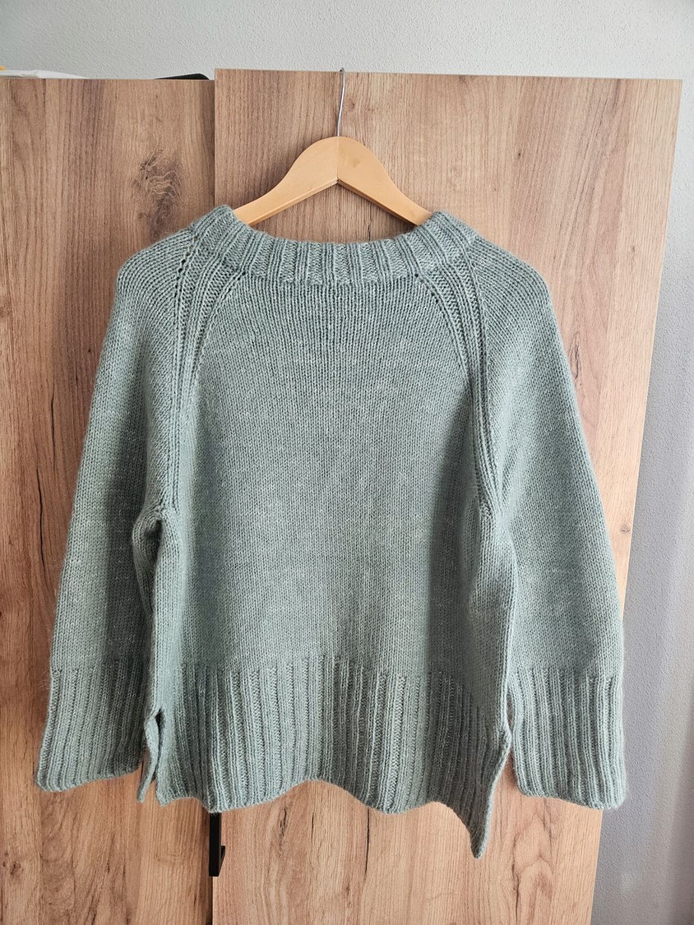 Maglioni & Felpe: 🌿 Handgestrickter Pullover in Salbeigrün - Gr. M/L – Nuovo (secondo la descrizione) da Würenlingen venduto da Nancy_Y 4