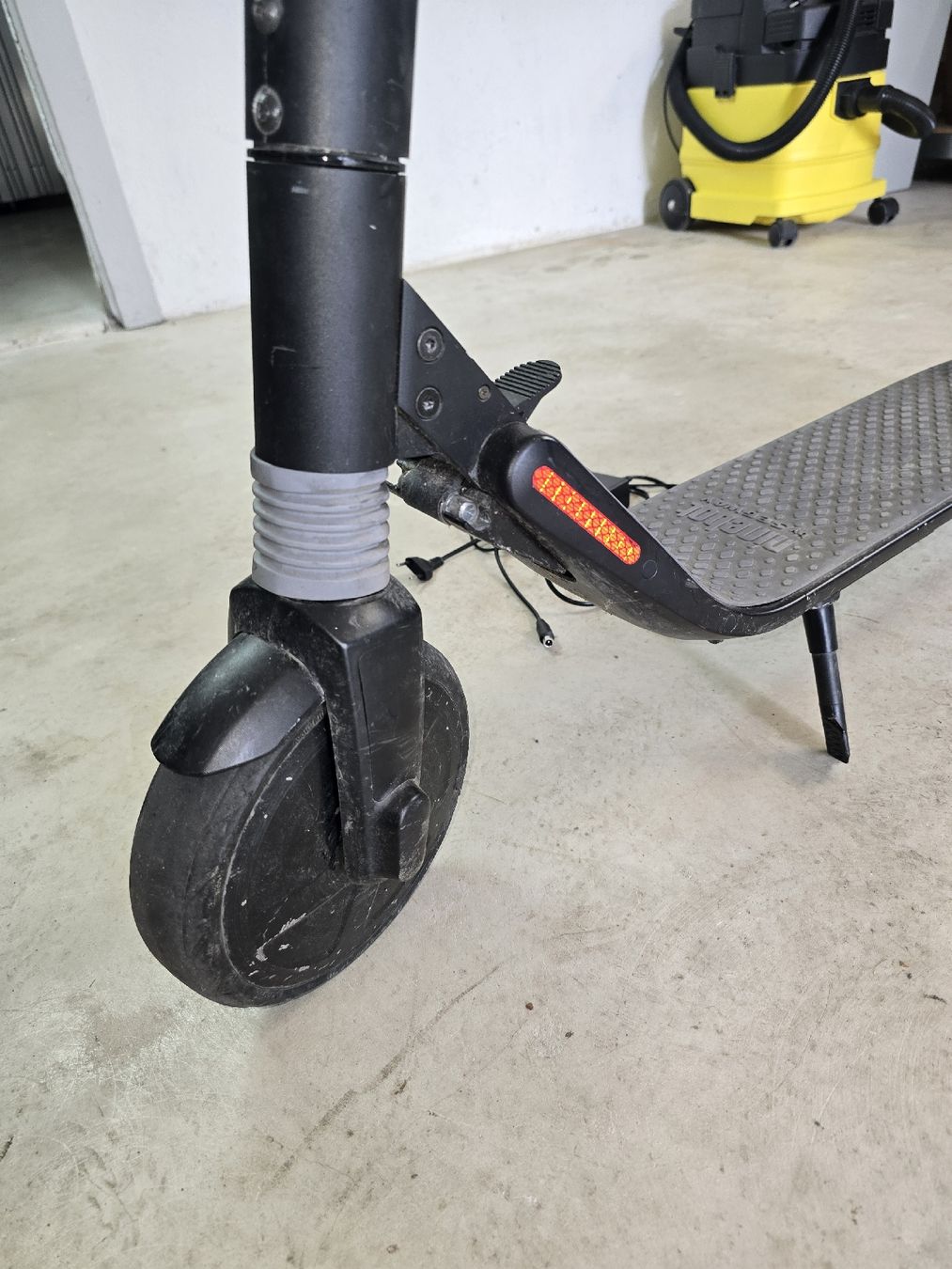 Segway Kickboard: Defektes Kickboard Ninebot ES2 mit Ladekabel – Difettoso da Kriens venduto da Pepi86 3
