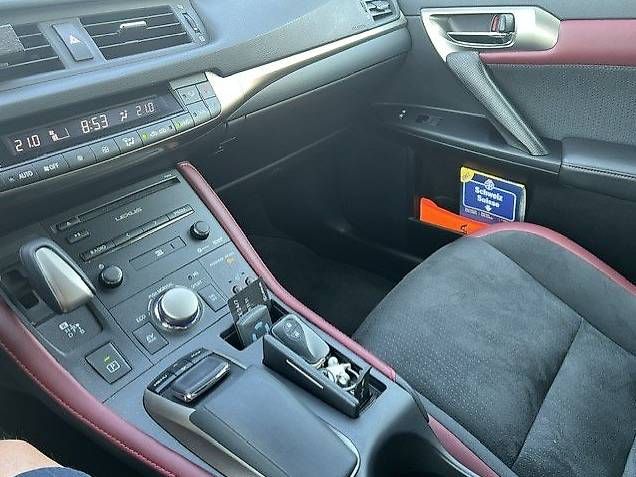 Automobili: Sehr gepflegter Lexus CT200h – Usato da Zofingen venduto da Ebu 4