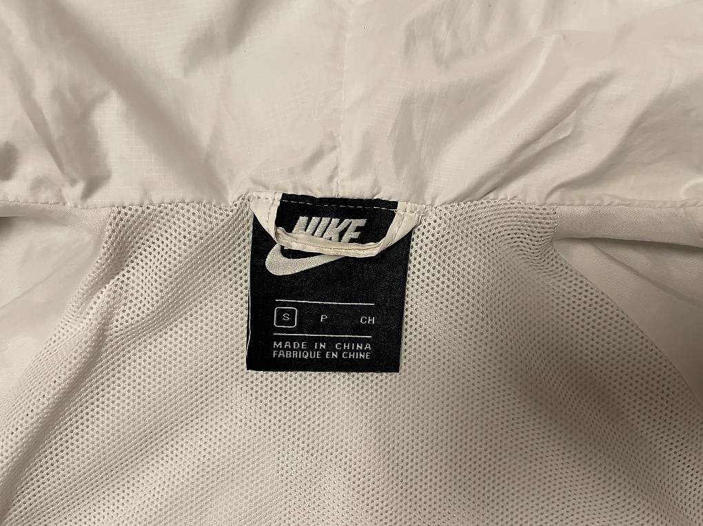 Giacche: Nike Kinder-Windjacke unisex, Grösse S – Usato da Möriken AG venduto da nipamijule 3