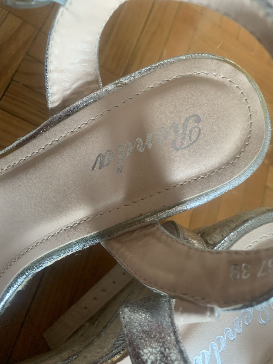 Scarpe da donna: 2 Sandale gr 39 – Usato da Gutenswil venduto da Bregenzer8610 1