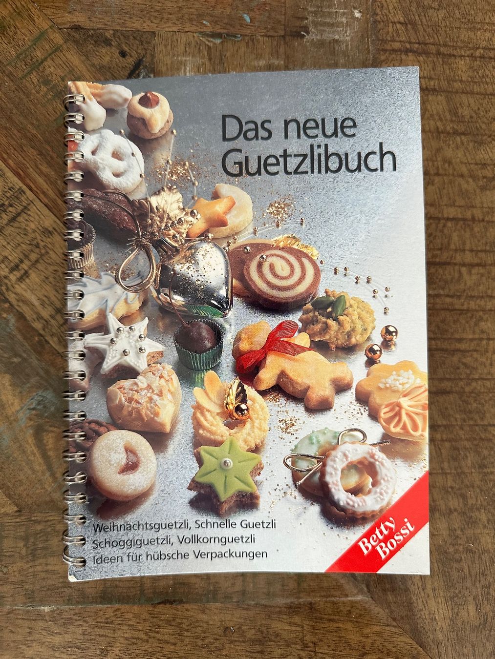 Libri: Betty Bossi - das neue Guetzlibuch / Backbuch – Usato da Glattpark(Opfikon) venduto da AydenM