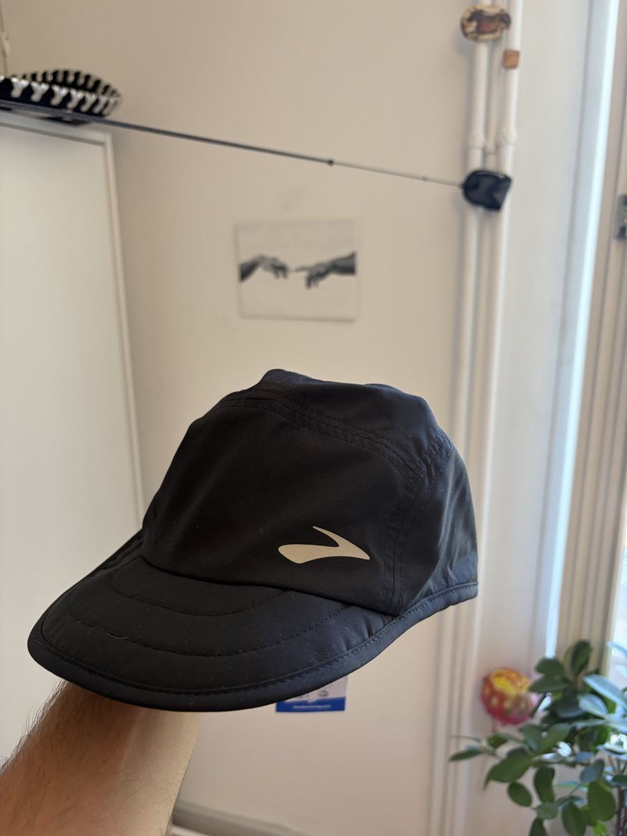 Hüte, Mützen & Caps: Casquette de course Brooks – Neu und originalverpackt aus L’Isle von MaxCurrat