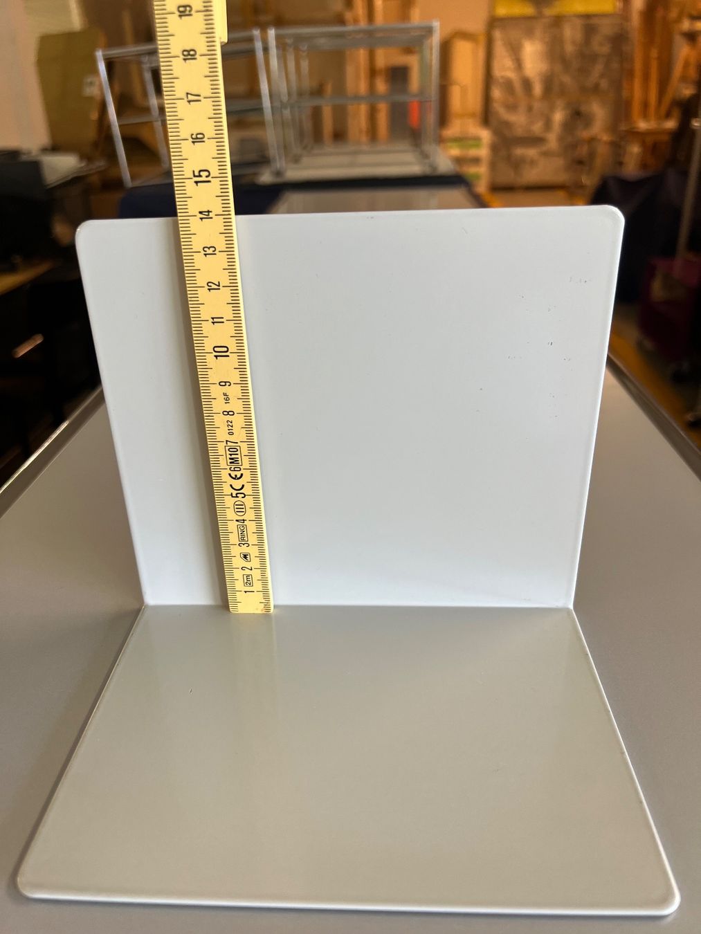 USM Autres décorations & accessoires: USM Haller Bücherstütze magnetisch – D'occasion à Luzern par B-R 6