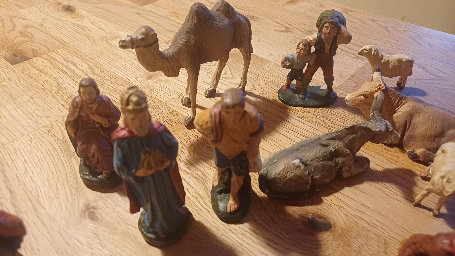 Statuette: Schöne Antike Krippenfiguren  – Usato da Flawil venduto da Pinkmalibu 2