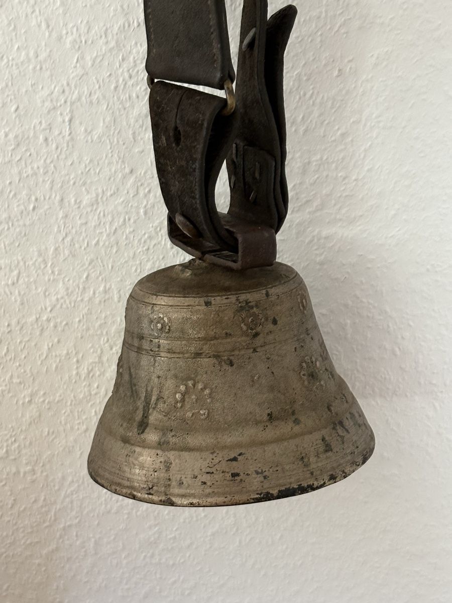Campanacci mucche: Glocke Kuhglocke Durchmesser 14 cm Höne 11,5 cm – Usato da Embrach venduto da mays