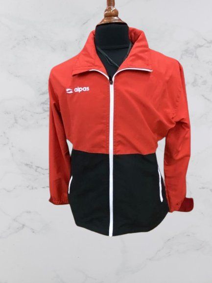 Kleiderpakete: Vêtements  "ALPAS"  Taille 42 – Gebraucht aus Genève von TradeCH