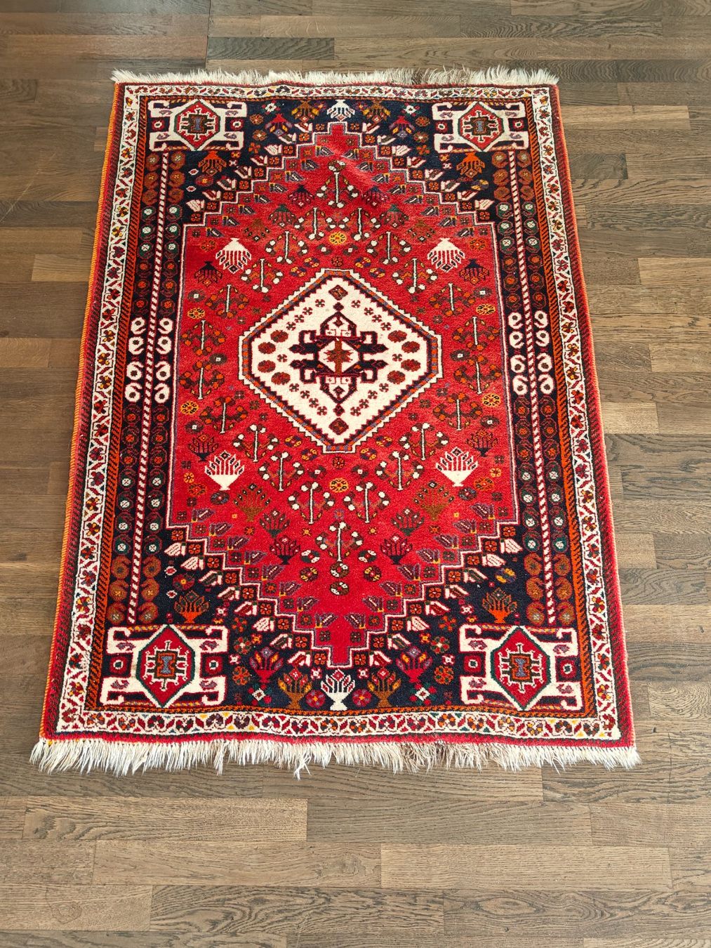 Tappeti: Orientteppich handgeknüpft - Medaillon rot – Usato da Birr venduto da DisDas