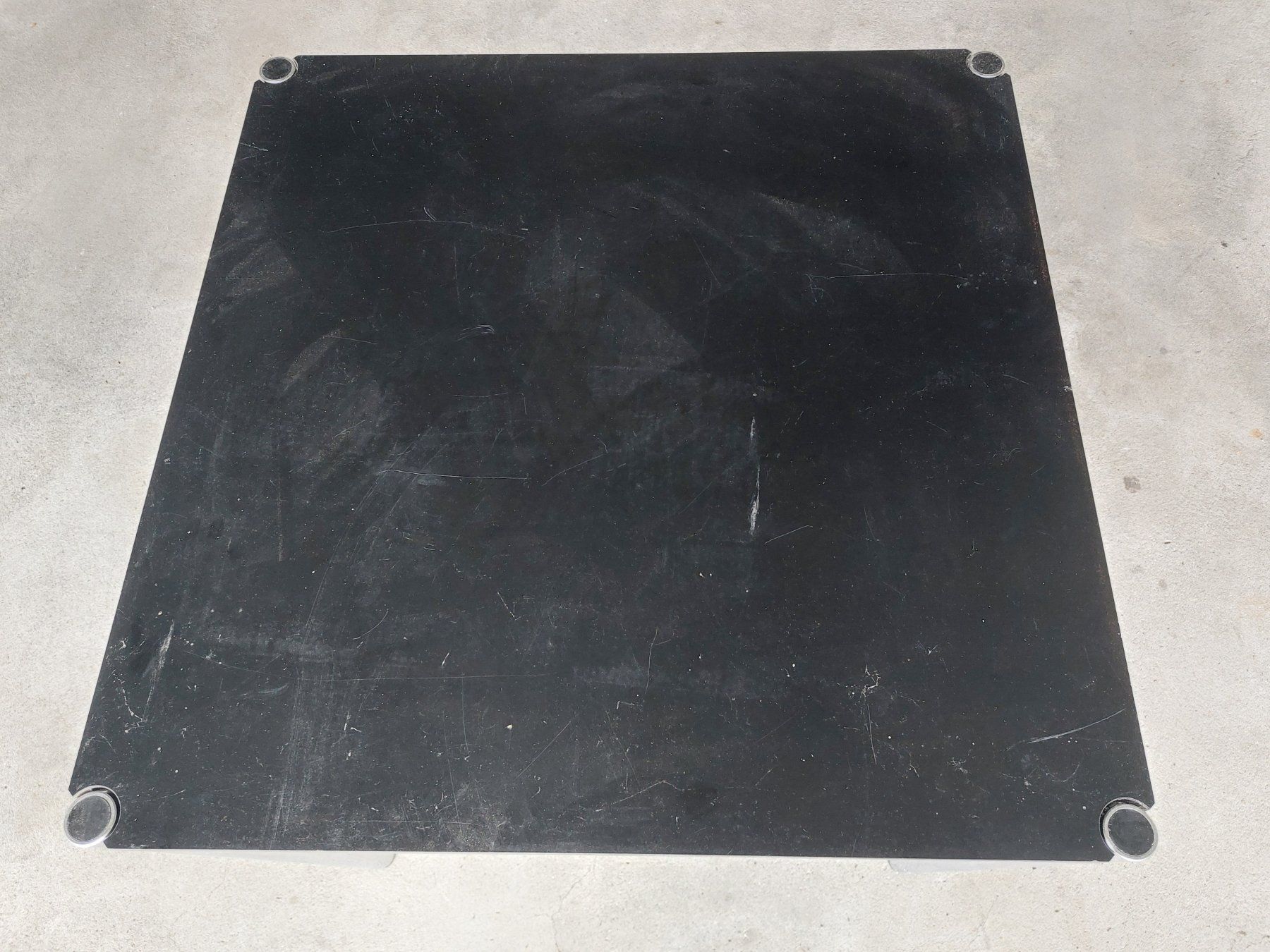 USM Tavoli: Tisch USM Haller 75x75x68 cm – Usato da Fürigen venduto da pil_5dm8 1