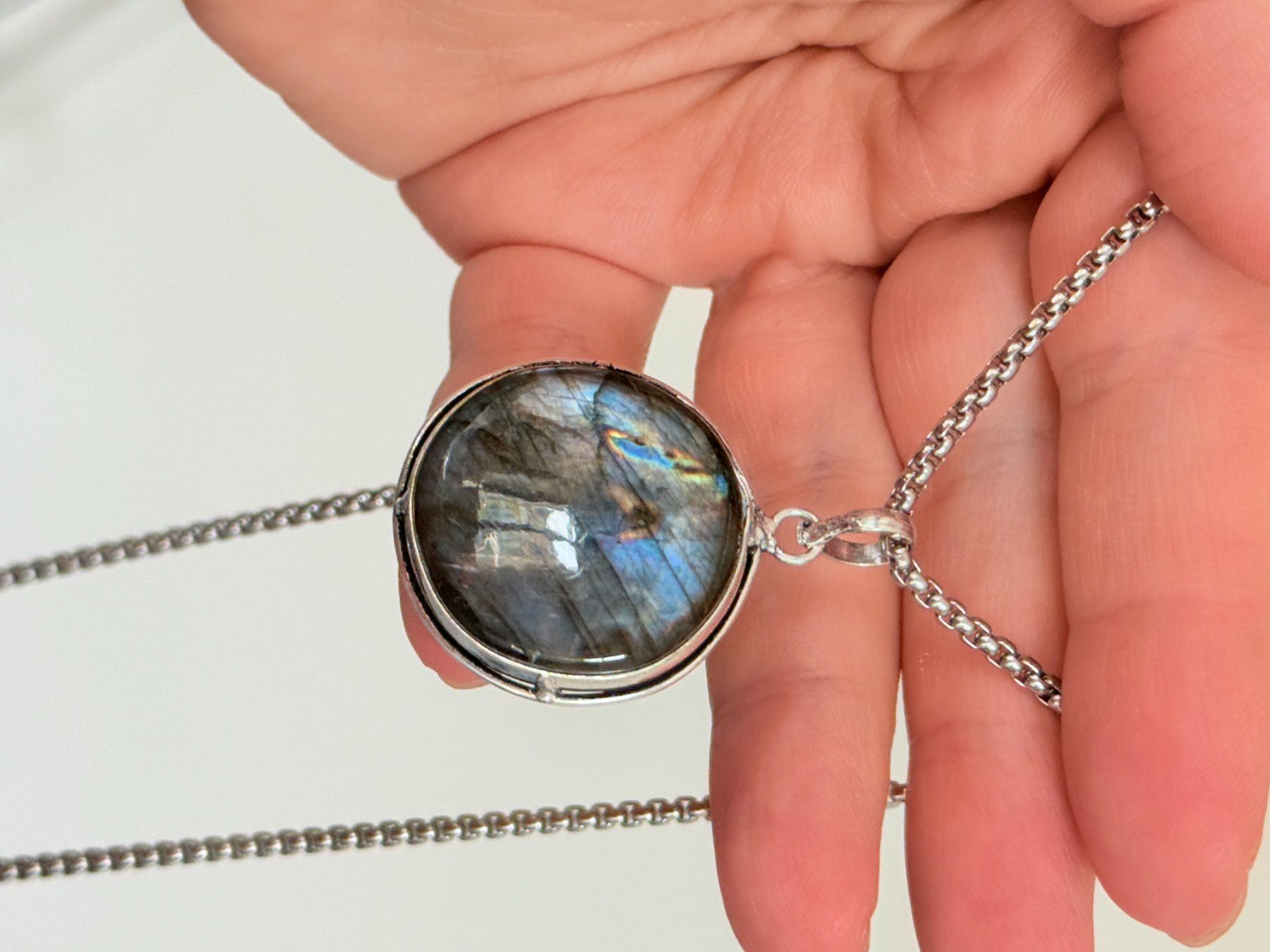 Colliers: Collier labradorite, élégant et tendance ✨ – Neuf avec emballage d'origine à Genève par AWWA 1